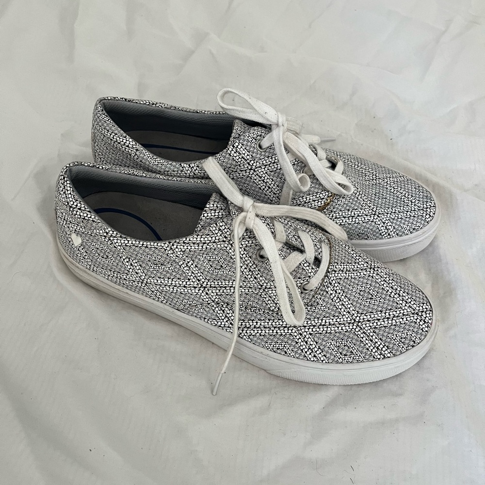 Nursemates Sneakers